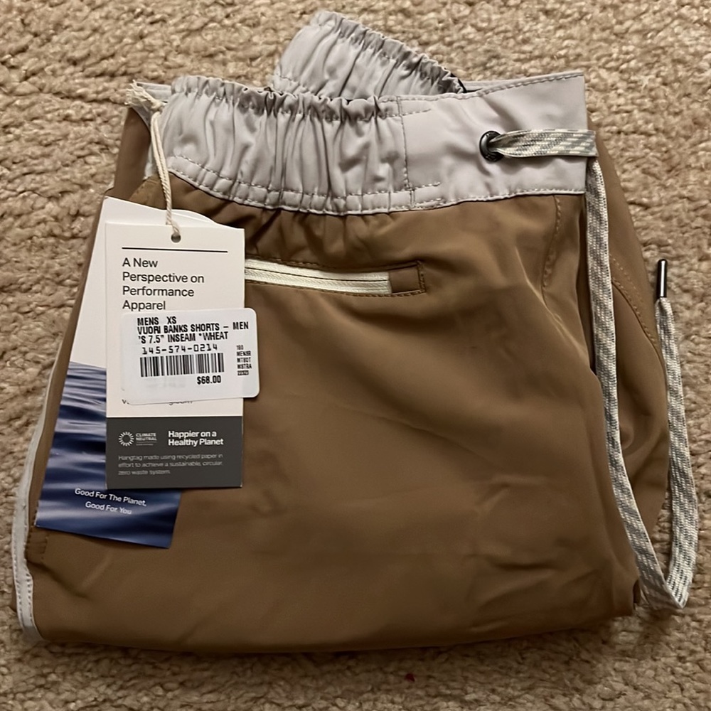 Vuori Banks Short 7.5″ Wheat Yellow XS New with tag $68 - Picture 4 of 4